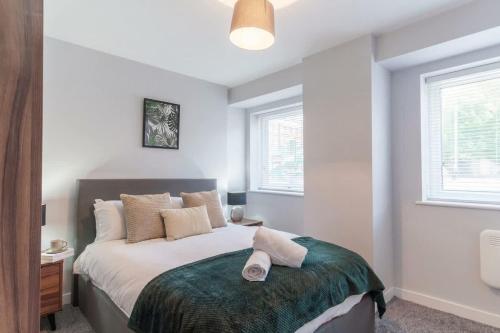 Contemporary 1 Bedroom Liverpool Apartment, Liverpool (photo 3)
