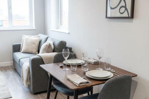 Contemporary 1 Bedroom Liverpool Apartment, Liverpool (photo 7)