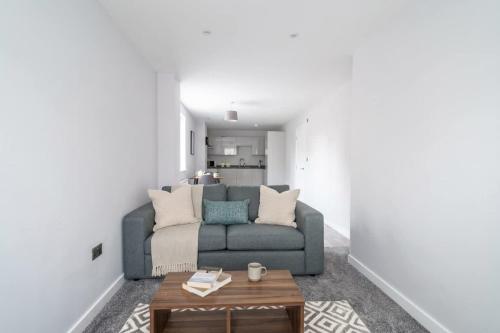 Contemporary 1 Bedroom Liverpool Apartment, Liverpool (photo 6)