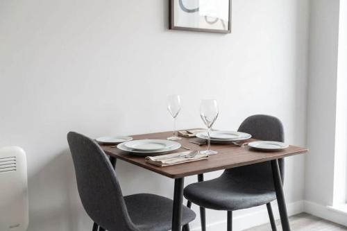 Contemporary 1 Bedroom Liverpool Apartment, Liverpool (photo 8)