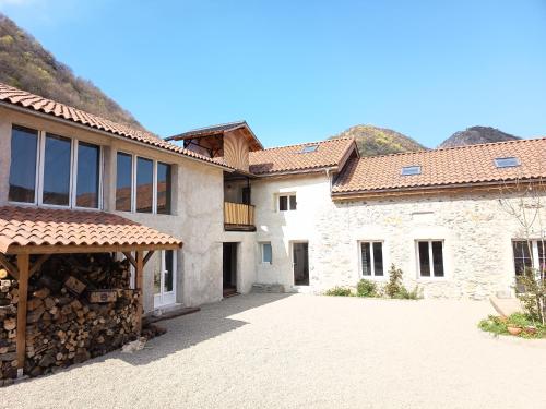 Le refuge du Milan gîte à louer Galié