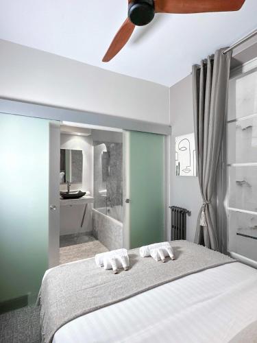 Louvre - Premium apartment near the Marais for 4 - image 13