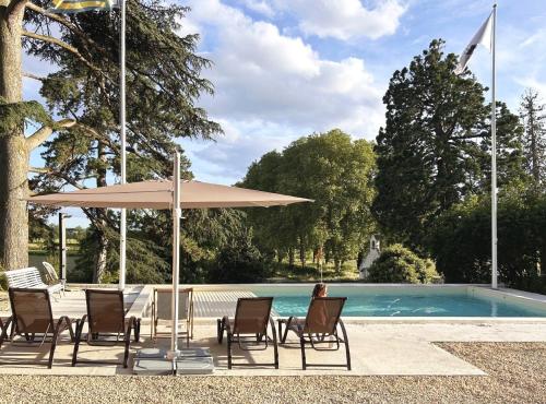 Relais du Château de Sonnay piscine gîte à louer Narçay