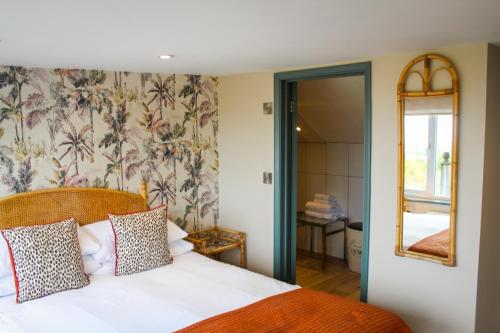 The Crescent Turner Hotel - image 6