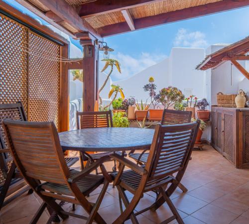 La terraza de Albatros in La Isleta Del Moro