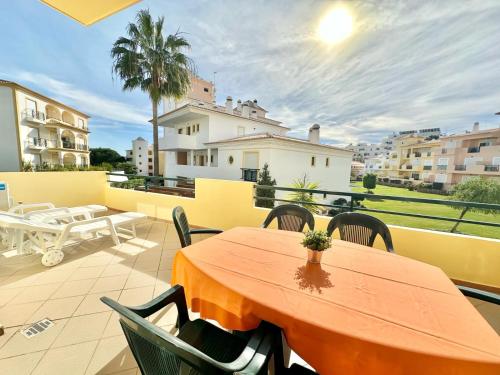 2 bedrooms, 4 beds