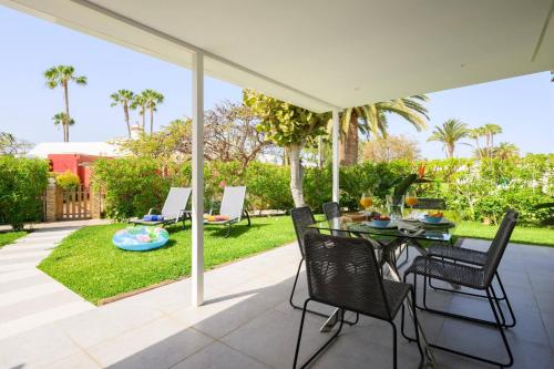 Villa Guerrero - Terraza y acceso a piscina común