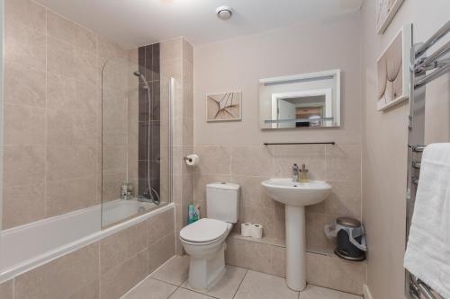 Lancaster City Apartment - image 13