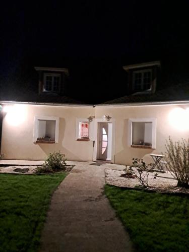 Chambre campagne et salle de bain privee in Le Mesnil-Eudes