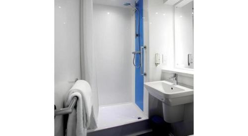Travelodge London Richmond Central – London