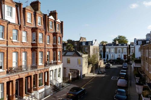 Bright Chelsea apt & sun terrace - image 6