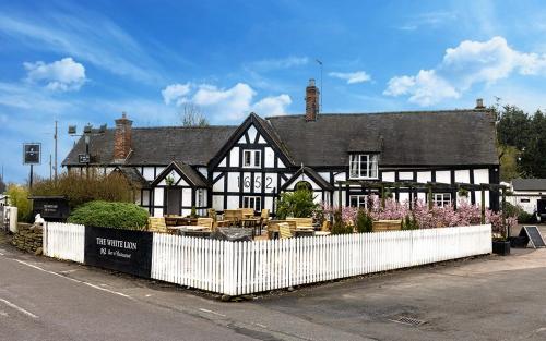 Exterior view, White Lion Hotel in Crewe