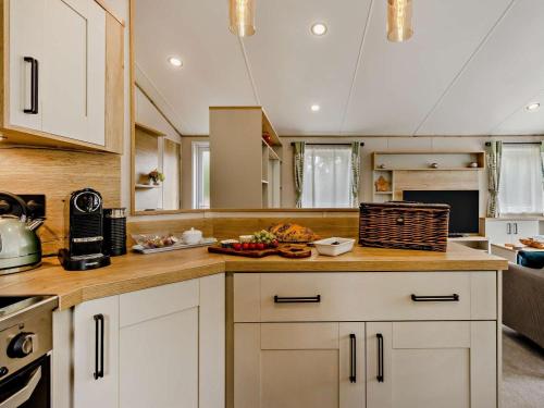 Iekārtas, 3 Bed in Shrewsbury oc-94112 in Bentlawnt