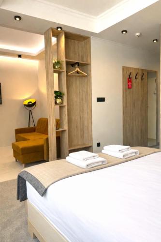 Hotel Ajax – Janki