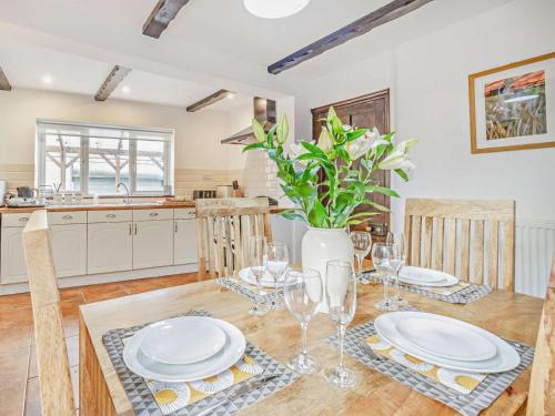 Iekārtas, 2 Bed in Oswestry oc-76537 in Whittington (Shropshire)