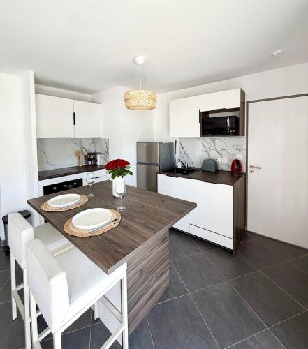 Charming 2-room apartment, Terrace, Close to Calanques Sormiou in Baumettes