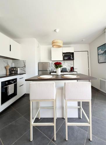 Charming 2-room apartment, Terrace, Close to Calanques Sormiou in Baumettes