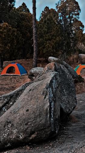 Panjpeer Rocks Campsite, Camping near Islamabad - Murree