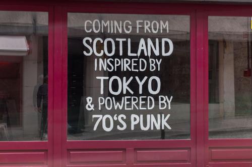 chic&basic Tokyo Hoose - image 2