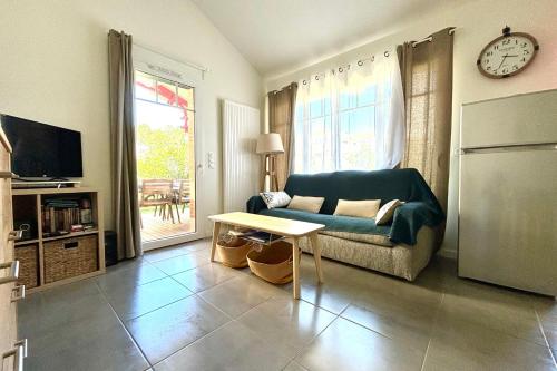 Air-conditioned house in the Arcachon style with swimming pool