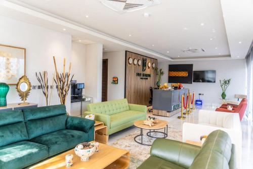 BON HOTELS Five Seasons Palm Resort in แพรมแพรม