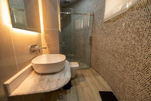 BON HOTELS Five Seasons Palm Resort in แพรมแพรม