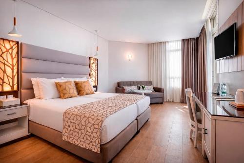 設施, 賴維吉布茨集體公社酒店 (Kibbutz Lavi Hotel) in 提貝里亞斯