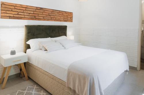 Habitación en casa colonial con jardín y piscina - Centro de Asunción - Wifi Full