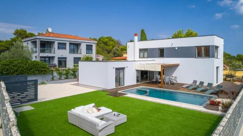 Villa Leana by Villas Guide - image 4