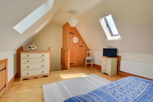 Iekārtas, 1 Bed in Bergh Apton oc-1387 in Loddona