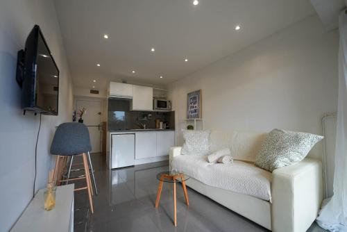 Cozy studio - waterfront in Saint-Laurent-du-Var