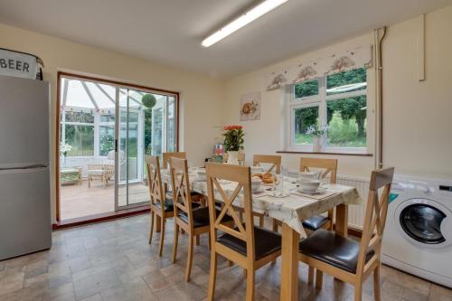 Facilities, 4 Bed in Suffield oc-sa013 in Scalby