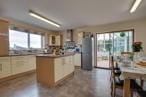Facilities, 4 Bed in Suffield oc-sa013 in Scalby