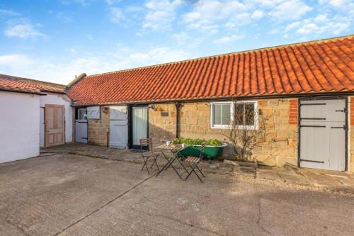 Facilities, 2 Bed in Hawsker oc-c30335 in High Hawsker