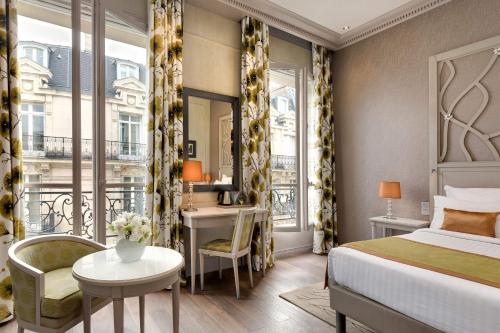 Chateau Frontenac Hotel in 8th - Champs Elysees