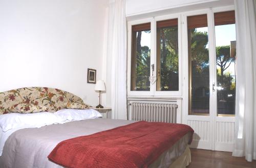 Theia Apartment