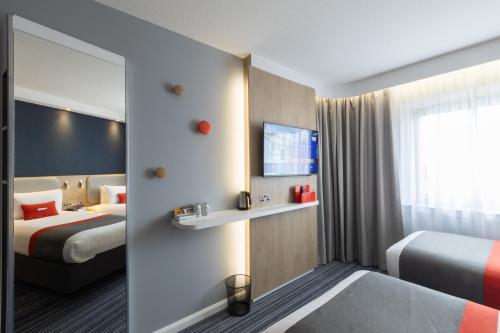 room detail thumbnail 1