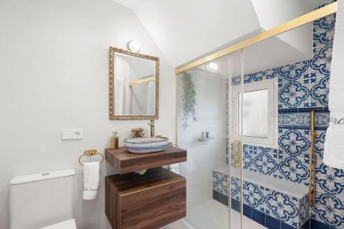 Villa with Private Pool & Garden 5 min to Beach - image 3