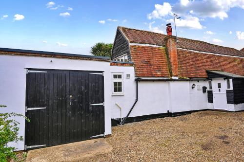 Udvendig, Finest Retreats - The Old Barn, Hadlow in Hadlow