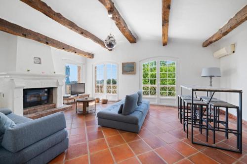 La Romarine - Quiet house - Sea View - shared pool - AC in Falicon
