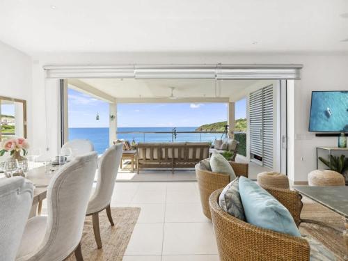 Luxury 4BR Villa With Private Pool And Ocean Views in Indigo Bay