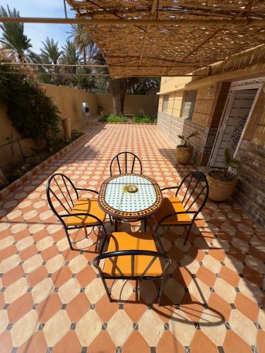 Villa Palm Desert- your Private Stay with AC, Fast WiFi & Parking in Erfoud