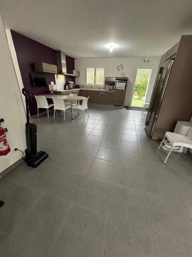Maison spacieuse à Vernoux-en-Vivarais, jardin clôturé, 170 m² (Maison spacieuse a Vernoux-en-Vivarais, jardin cloture, 170 m²) in Vernoux-en-Vivarais