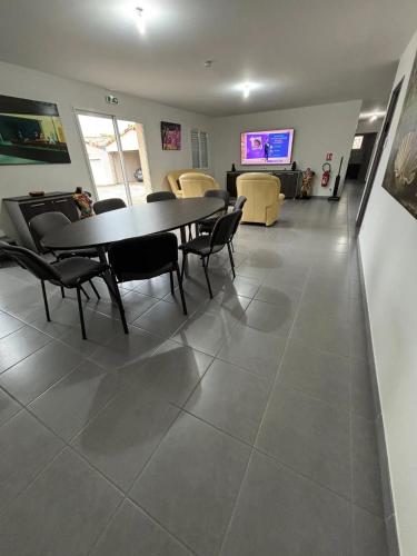 Maison spacieuse à Vernoux-en-Vivarais, jardin clôturé, 170 m² (Maison spacieuse a Vernoux-en-Vivarais, jardin cloture, 170 m²) in Vernoux-en-Vivarais