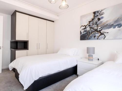 CENTURY CLUB - Luxury Apartment Hotels - image 2