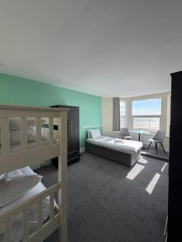 Double room, partial sea view