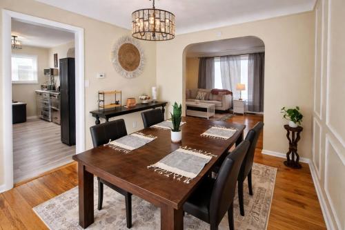 Seadmed, Chic Parma Stay Near Cleveland in Brooklyn (OH)