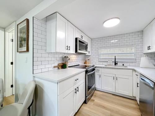 Pet Friendly Nokomis Home with Private Pool Great WiFi and Space for 9 in Nokomis (FL)