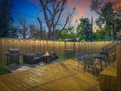 Pet Friendly Nokomis Home with Private Pool Great WiFi and Space for 9 in Nokomis (FL)