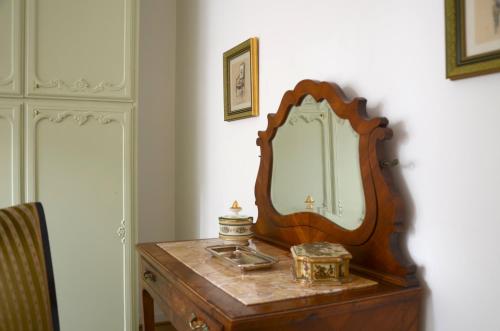 Theia Apartment